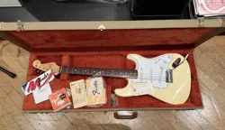 1993 FENDER USA '62 REISSUE STRATOCASTER VINTAGE WHITE NEVER PLAYED