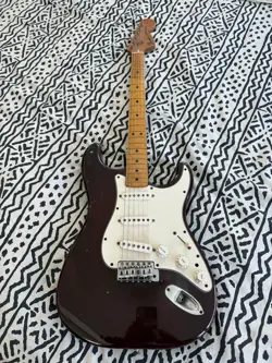 1972 FENDER STRATOCASTER ELECTRIC GUITAR WITH HARD SHELL CASE   SN 369091