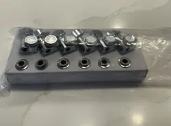 FENDER LOCKING GUITAR TUNERS CHROME - SET OF 6, 3 SHORT, 3 TALL