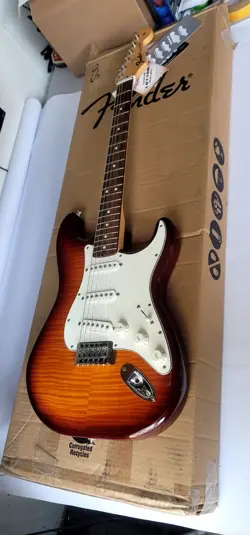 FENDER  STRATOCASTER 6 STRING  
