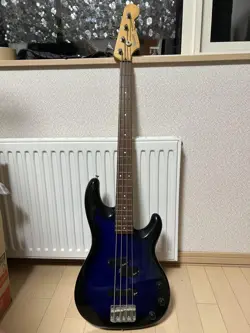 SQUIRE ELECTRIC BASS