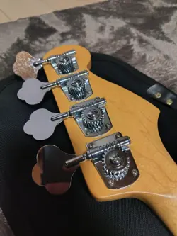 FENDER GUITAR JAZZ BASS