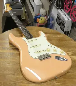 FENDER JAPAN STRATOCASTER ST62-78TX SHELL PINK ELECTRIC GUITAR CRAFTED IN JAPAN