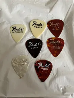 1960'S-FENDER GUITAR PICKS