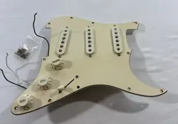 PICKGUARD SSS OFF-WHITE
