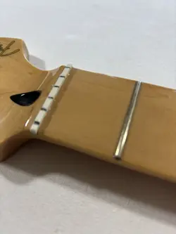 MAPLE NECK GLOSS