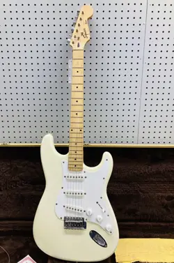 FENDER SQUIER STRATOCASTER ELECTRIC GUITAR WITH HARD CASE