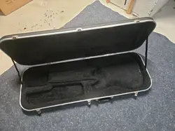 FENDER STRATOCASTER HARDSHELL GUITAR CASE GUITAR RESEARCH