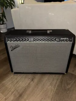 FENDER CHAMPION 100 GUITAR AMPLIFIER - BLACK W/ FOOT PEDAL
