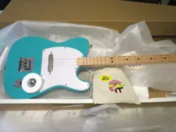 3-STRING MINI TELECASTER