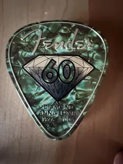 2006 FENDER GUITAR 36 PICKS 60TH DIAMOND ANNIVERSARY NIP MUSIC MUSICAL GREEN TIN