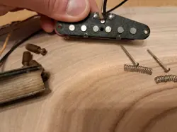 PICKUP NECK BRIDGE