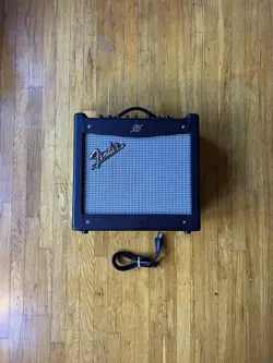 FENDER MUSTANG I V2 ELECTRIC GUITAR AMPLIFIER TESTED
