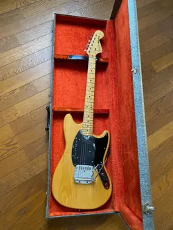 FENDER JAPAN MUSTANG MG77