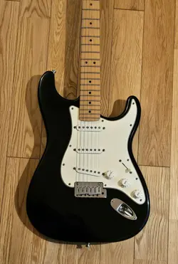 FENDER AMERICAN STANDARD STRATOCASTER (2000)