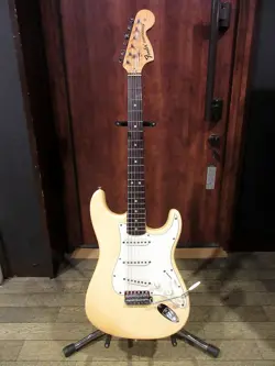 FENDER 1974 STRATOCASTER OLYMPIC WHITE ROSE
