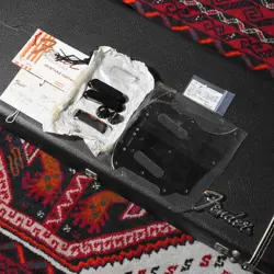 FENDER 1978 MUSTANG OLYMPIC WHITE