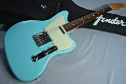 FENDER /2021
