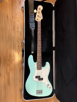 MARK HOPPUS FENDER PRECISION BASS
