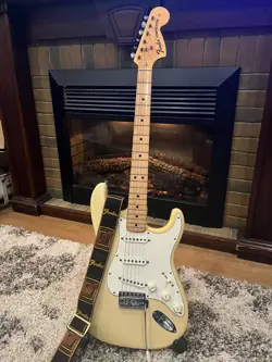 FENDER STRATOCASTER 1973