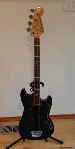 1978 FENDER MUSICMASTER BASS GUITAR, USED
