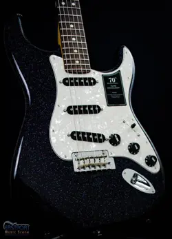 STRATOCASTER W/ DLX