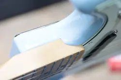 ELECTRIC GUITAR W/BAG