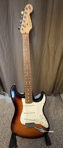 USA 1994 FENDER STRATOCASTER GUITAR 40TH ANNIVERSARY