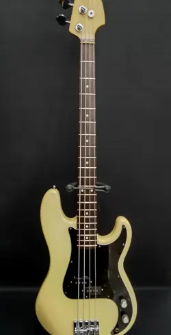 AM STD P-BASS