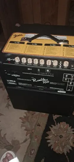 FENDER RUMBLE 100 GUITAR AMPLIFIER - BLACK/SILVER