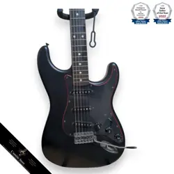 STRATOCASTER NOIR MADE