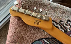 FENDER SQUIER CUSTOM
