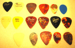 PICKS GIBSON FENDER