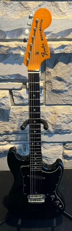 1978 FENDER MUSICMASTER WITH ORIGINAL CASE - VERY GOOD CONDITION