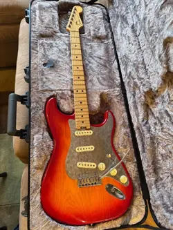 FENDER AMERICAN ELITE AGED CHERRY BURST STRATOCASTER