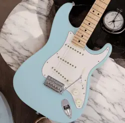 FENDER MADE IN JAPAN STRATOCASTER ELECTRIC GUITAR DAPHNE BLUE MAPLE FRETBOARD