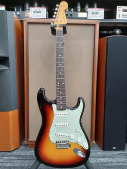 FENDER CUSTOM SHOP 1962 STRATOCASTER JOURNEYMAN RELIC 3 TONE SUNBURST USA 2020