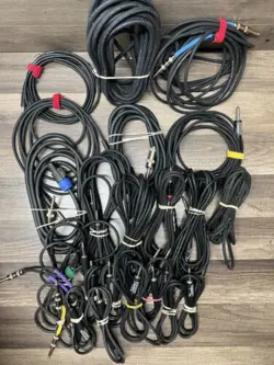 CABLES LOT OF