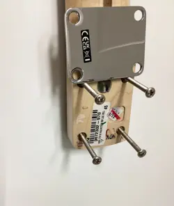 NECK TUNERS PLATE