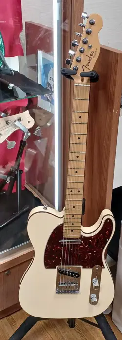 FENDER AMERICAN DELUXE TELECASTER SAFE DELIVERY FROM JAPAN