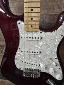 STRATOCASTER MIM BURGUNDY