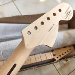 LEFT HAND ELECTRIC GUITAR NECK ST 22 FRETS MAPLE FENDER STRAT REPLACEMENT MATTE