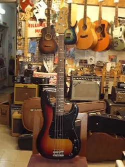 FENDER JAPAN PB70-700 1990 BASS GUITAR