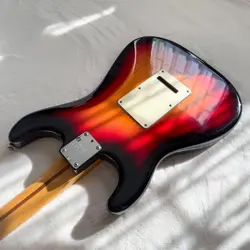 STRATOCASTER MANY ACCESSORIES