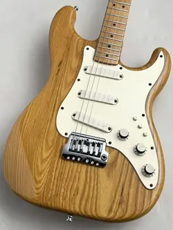 FENDER 1983 ELITE STRAOCASTER NATURAL ELECTRIC GUITAR