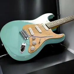 SCALE STRATOCASTER ST336