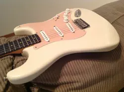 WORN RELIC STRATOCASTER
