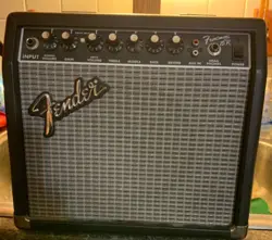 PERFECT FENDER FRONTMAN 15R AMPLIFIER SUPER CLEAN!! SOUNDS AWESOME!! HAS REVERB