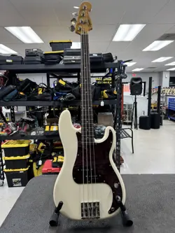 FENDER SQUIER PRECISION BASS GUITAR (MADE IN CHINA)