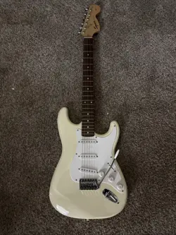 SQUIRE STRAT BY FENDER